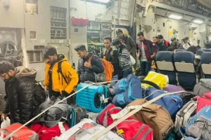 Russia Ukraine War: एयरफोर्स के तीन विमान यूक्रेन से लौटे, 629 भारतीयों को किया गया रेस्क्यू