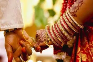 बरेली: झूठ की बुनियाद पर की शादी, घर में शौचालय तक नहीं