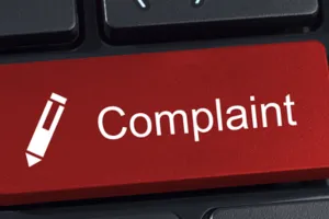 मुरादाबाद: महिला पर लगाया रकम हड़पने के लिए झूठी शिकायत करने का आरोप