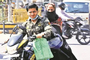 मुरादाबाद : हेलमेट लगाना अपनी शान के खिलाफ समझते हैं शहर के बाइक सवार, सड़क दुर्घटना के कारण हर साल बढ़ रहा मौत का ग्राफ