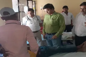 उन्नाव: सीएमओ के निरीक्षण से सीएचसी में मचा हड़कंप, वार्ड में गंदगी देख चिकित्सा प्रभारी को लगाई फटकार