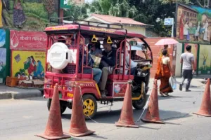 हल्द्वानी: यातायात पुलिस की ढिलाई से हाईवे से नहीं हटे टुकटुक, जीरो जोन पर भी कब्जा