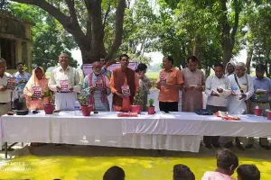 बाराबंकी: जल स्रोत संरक्षण के लिए आयोजित किया गया सेमिनार, घटते वृक्षों, सूखते तालाबों, कम होते जलस्तर पर जताई गई चिंता  