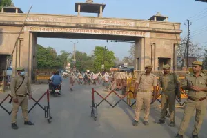 रामनवमी कल: जन्मभूमि सहित अयोध्या के 8 हजार मंदिरों में हुई भव्य सजावट, सुरक्षा को लेकर किये गये व्यापक प्रबंध