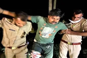 रामपुर : पुलिस ने मुठभेड़ के बाद पकड़ा पशु तस्कर, पैर में लगी गोली