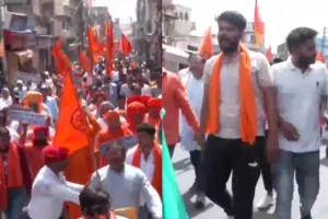 अलवर में 300 साल पुराने मंदिर तोड़ने को लेकर लोगों में गुस्सा, बीजेपी ने निकाली आक्रोश रैली