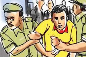 रामपुर: पुलिस कस्टडी से भागे आरोपी, पुलिस ने गोलियां चलाकर दबोचा