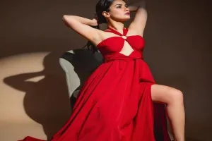 अवनीत कौर ने सोशल मीडिया पर दिखाया ग्लैमरस लुक, देखें फोटो