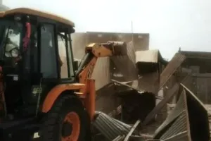 खरगोन हिंसा: आरोपियों पर बुलडोजर अटैक जारी, पीएम आवास पर प्रशासन की बड़ी कार्रवाई