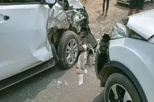 छत्तीसगढ़: सामने से आ रही कार की पूर्व विधायक की गाड़ी से टक्कर, पांच घायल