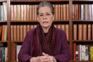 सांप्रदायिक हिंसा: सोनिया गांधी का तंज, बोलीं- हिंदू- मुस्लिम मुद्दा नफरत और विभाजन का वायरस