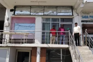 रामपुर : जच्चा-बच्चा केंद्र और बंगाली क्लीनिक सील