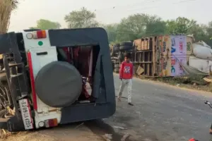 अलवर में जीप और ट्रक की टक्कर में दो की मौत