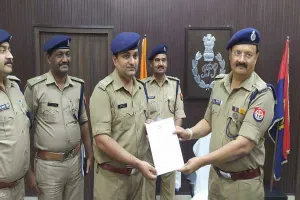 हरदोई: यूपी चुनाव सकुशल संपन्न कराने के लिए पुलिसकर्मियों को मिला सम्मान, एडीजी जोन ने दिया प्रशस्ति पत्र