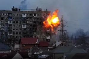 Russia Ukraine War : मारियुपोल में अभी तक पांच हजार से अधिक लोगों की मौत, पूर्वी यूक्रेन पर हमले की तैयारी में रूस