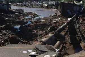 दक्षिण अफ्रीका में बाढ़ ने मचाई तबाही, मृतकों की संख्या बढ़कर 341 हुई