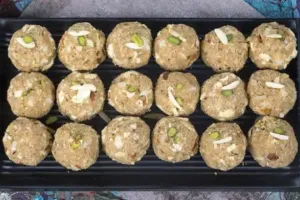 नवरात्र में बनाएं व्रत के लिये सिंघाड़े के स्पेशल लड्डू, जानें विधि