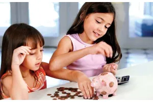 बच्चों के खेल में शामिल करें गुल्लक, सिखाएं बचत के तरीके