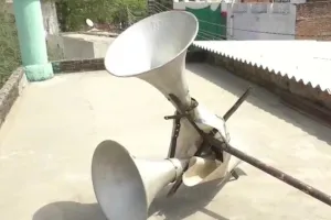 Loudspeaker Controversy: राम जानकी मंदिर और सुन्नी जामा मस्जिद ने हटाया लाउडस्पीकर, शांति समिति की बैठक के बाद हुआ फैसला