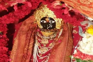 झांसी का पौराणिक महाकाली मंदिर है खास, पूर्व पीएम इंदिरा गांधी यहां करवा चुकी हैं अनुष्ठान