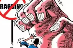 लखनऊ: छात्र के साथ मारपीट कर सोने की चेन लूट ले गए सीनियर्स, कॉलेज प्रशासन ने नहीं की मदद