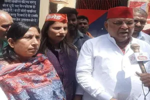 आजम खान से सीतापुर जेल में मिले सपा विधायक रविदास, कहा- जेल में ना हो जाए हत्या