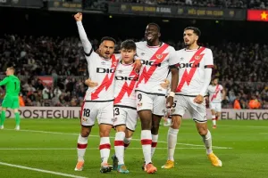 LaLiga : बार्सिलोना घरेलू मैदान पर फिर हारा, रीयाल मैड्रिड खिताब से एक अंक दूर