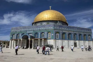 अल-अक्सा मस्जिद में इजरायल पुलिस और फिलिस्तीनियों की झड़प, 67 फिलिस्तीनी घायल