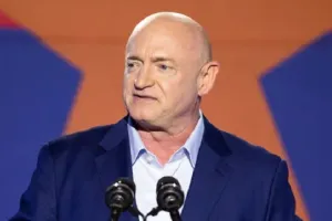 Russia Ukraine War: यूक्रेन के लिए समर्थन हासिल करने विभिन्न देशों का दौरा करेंगे अमेरिकी सांसद