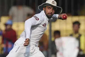 विदेशी धरती पर स्पिनर को विकेट देना अपराध जैसा है : मोमिनुल हक