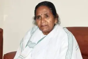 UP Board Exam: मंत्री गुलाब देवी ने किया परीक्षा केंद्रों का औचक निरीक्षण, डीआईओएस को लगाई फटकार