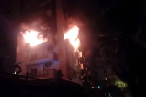 वाराणसी: अन्नपूर्णा ग्रैंडयोर अपार्टमेंट में लगी भीषण आग, बिल्डिंग में कुछ लोगों के फंसे होने की आशंका