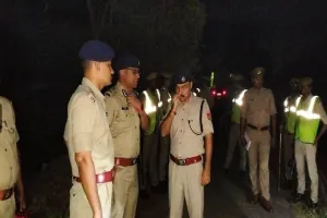 ट्रिपल मर्डर से दहला गोरखपुर: रायगंज में पति-पत्नी व बेटी की गला रेतकर हत्या, इलाके में सनसनी