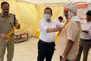 उन्नाव: गेहूं क्रय केंद्र का डीएम व एसपी ने किया निरीक्षण, दिये यह निर्देश