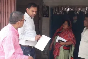 हरदोई: डोर टू डोर कैंपेन करके लोगों को शिक्षा के प्रति किया जा रहा जागरूक