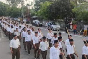 हल्द्वानी: नवसंवत्सर के अवसर पर स्वयंसेवकों ने पूर्ण गणवेश में किया पथ संचलन