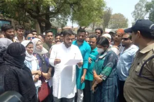 हल्द्वानी: आशियाना बचाने को सैंकड़ों परिवारों ने किया डीएम दफ्तर कूच