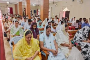 गुड फ्राइडे आज, “हे पिता इन्हें क्षमा कर” की प्रार्थना से गूंजे गिरिजाघर