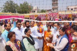 लालकुआं: स्वास्थ्य मेले में उमड़े लोग, उद्घाटन करने पहुंचे विधायक और जिलाधिकारी