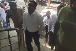 अयोध्या: धर्मगुरुओं व प्रशासन ने गंगा-जमुनी तहजीब पर नहीं आने दी आंच, सीसीटीवी फुटेज से जारी तलाश