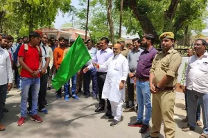 बहराइच : आपदा से बचाव का प्रशिक्षण लेने निकले आपदा मित्र