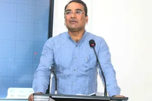 इलाज के साथ स्वास्थ्य जागरूकता का भी विज्ञान है योग : डॉ. विनय