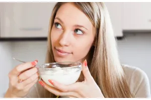 दही में इन चीजों का मिलाकर करें सेवन, बीमारियों से रहेंगे दूर