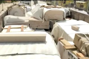 पिंक स्टोन से जुलाई में शुरू हो जाएगा राम मंदिर निर्माण, तराशे गए पत्थरों की दो खेप पहुंची अयोध्या