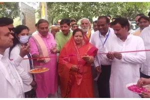 बाराबंकी: जिला पंचायत अध्यक्ष ने किया स्वास्थ्य मेले का शुभारंभ, सैकड़ों मरीजों ने कराया पंजीकरण