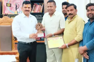 बहराइच: कलाम फाउंडेशन की ओर से बिना विवाद के चुनाव कराने पर अधिकारियों का हुआ सम्मान