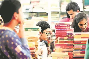 मुरादाबाद : स्कूलों में 70 प्रतिशत की धांधली का कोर्स, अभिभावक परेशान