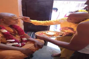 बाराबंकी: स्वामी कृष्णानंद का हुआ भव्य स्वागत