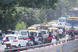 बरेली: जाम में फंसकर परेशान हुए लोग