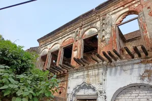 बरेली: खंडहर बनकर रह गया 17 साल पुराना स्कूल